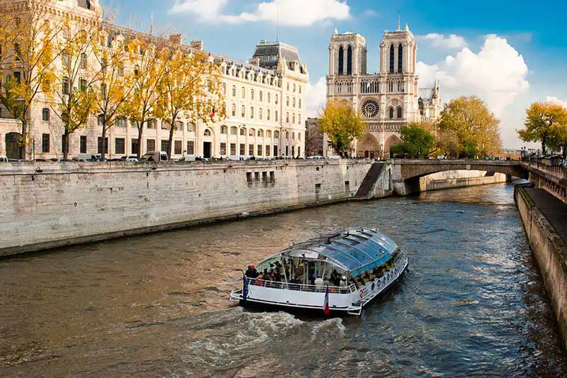Paris river cruise paris sightseeing